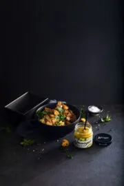 Pieczony pasztet z kaszy z pastą Wawrzyniec z grillowaną cukinią z curry
